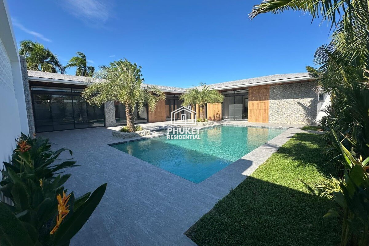 Luxurious 4 bedroom pool villa in Rawai for sale